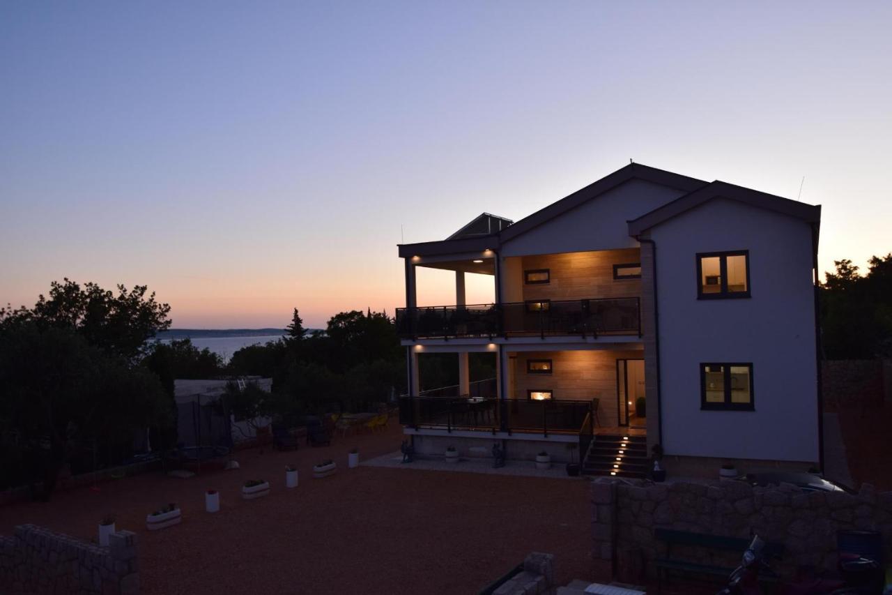 Villa Apartments Filip Starigrad Paklenica Exterior foto